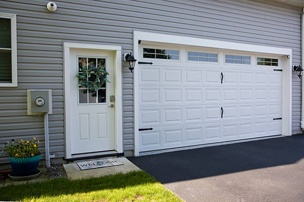 24/7 Emergency Garage Door Panel Replacement experts in Jefferson, MD